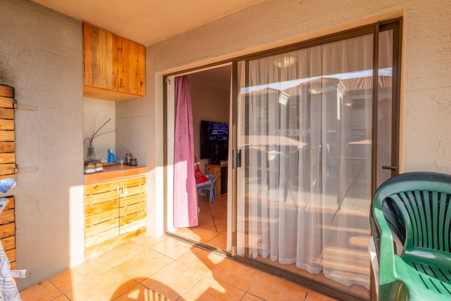2 Bedroom Property for Sale in Hartenbos Central Western Cape